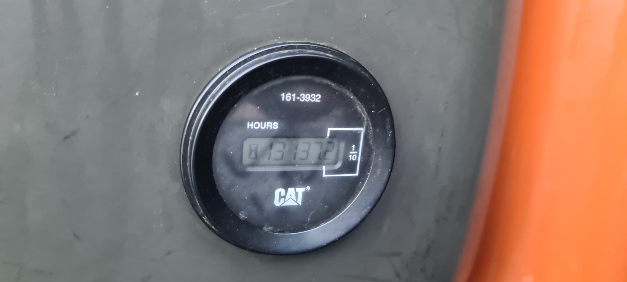 CAT 323 DL