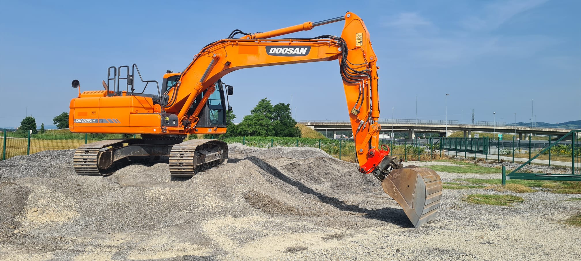 Doosan DX225LC