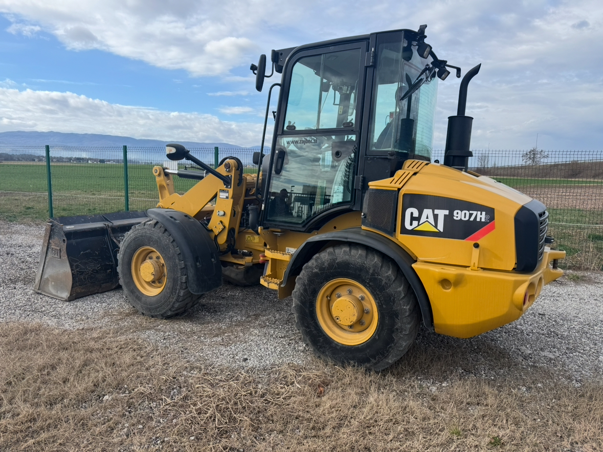 Caterpillar 907