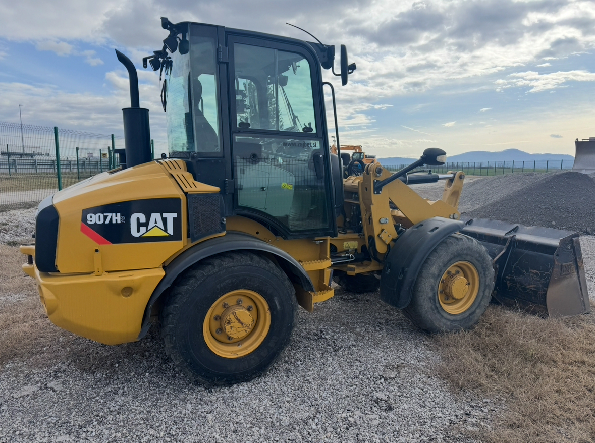 Caterpillar 907