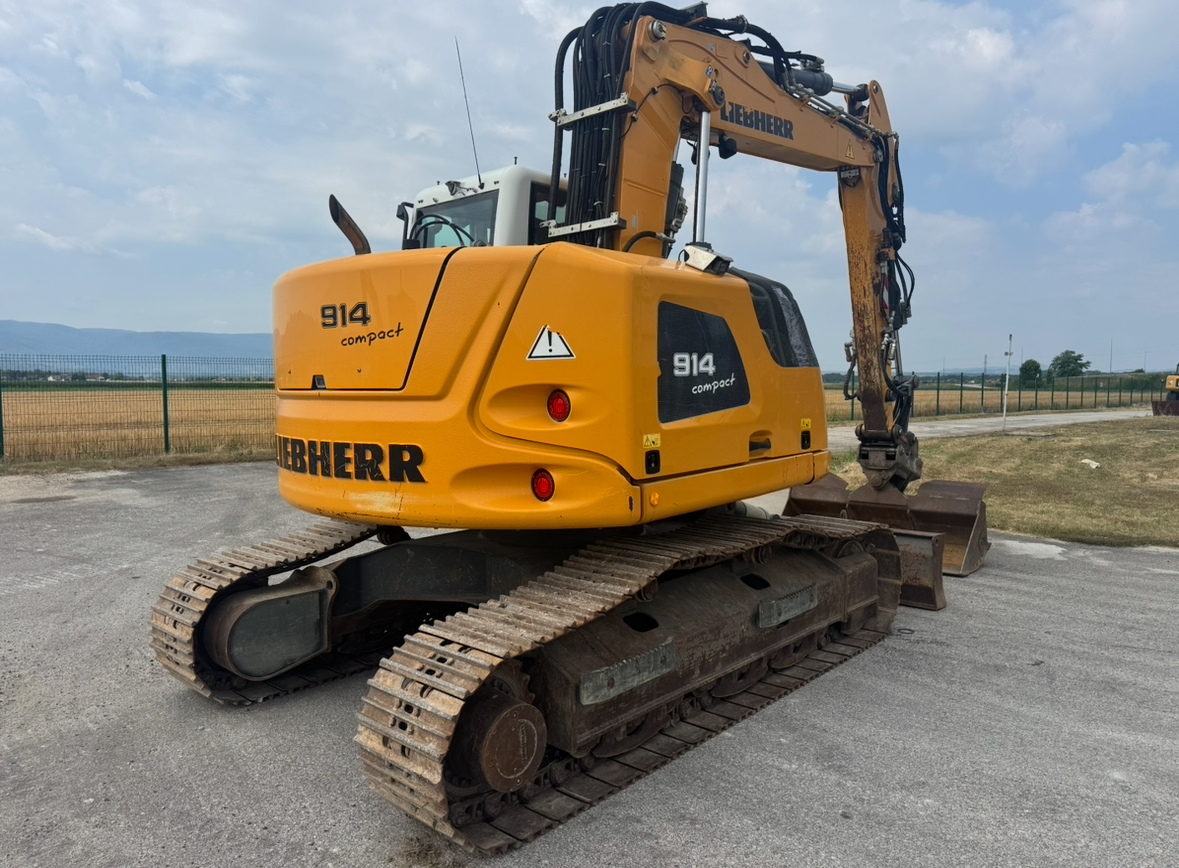 Liebherr R 914 Compact