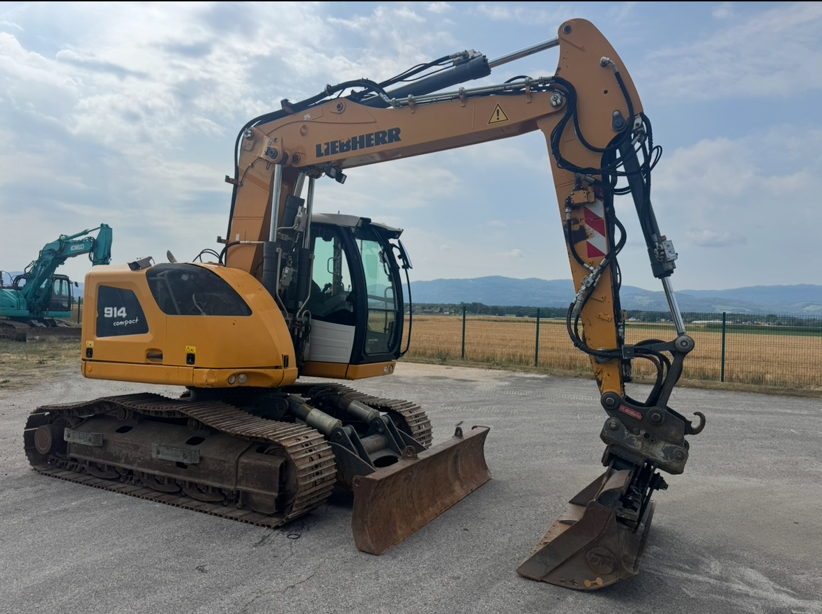 Liebherr R 914 Compact