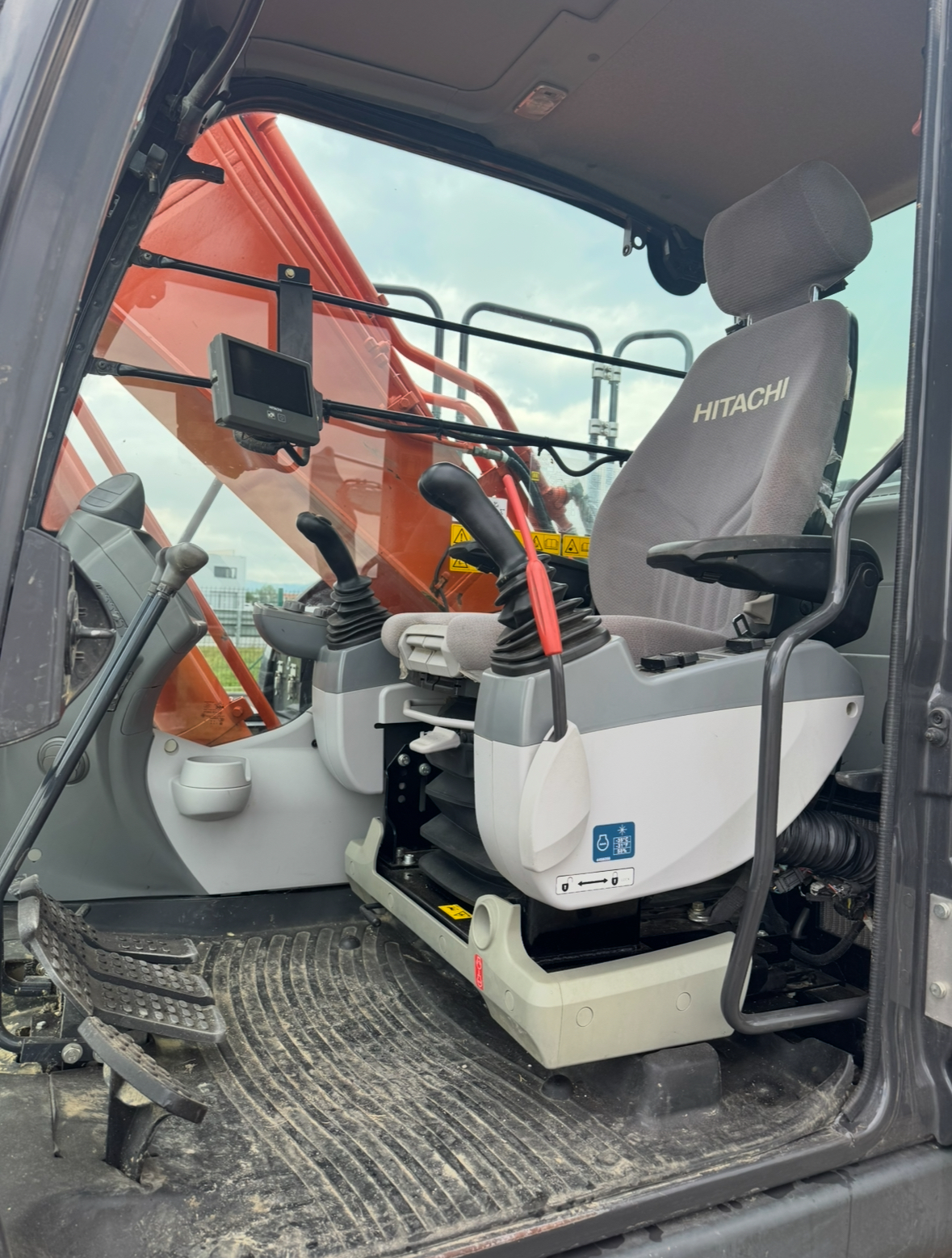 Hitachi ZX210LCN-6