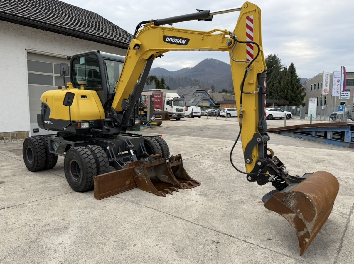 DOOSAN DX57-W 3x Zlica