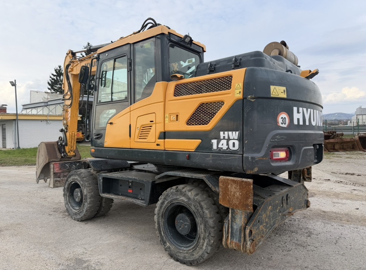 Hyundai HW140
