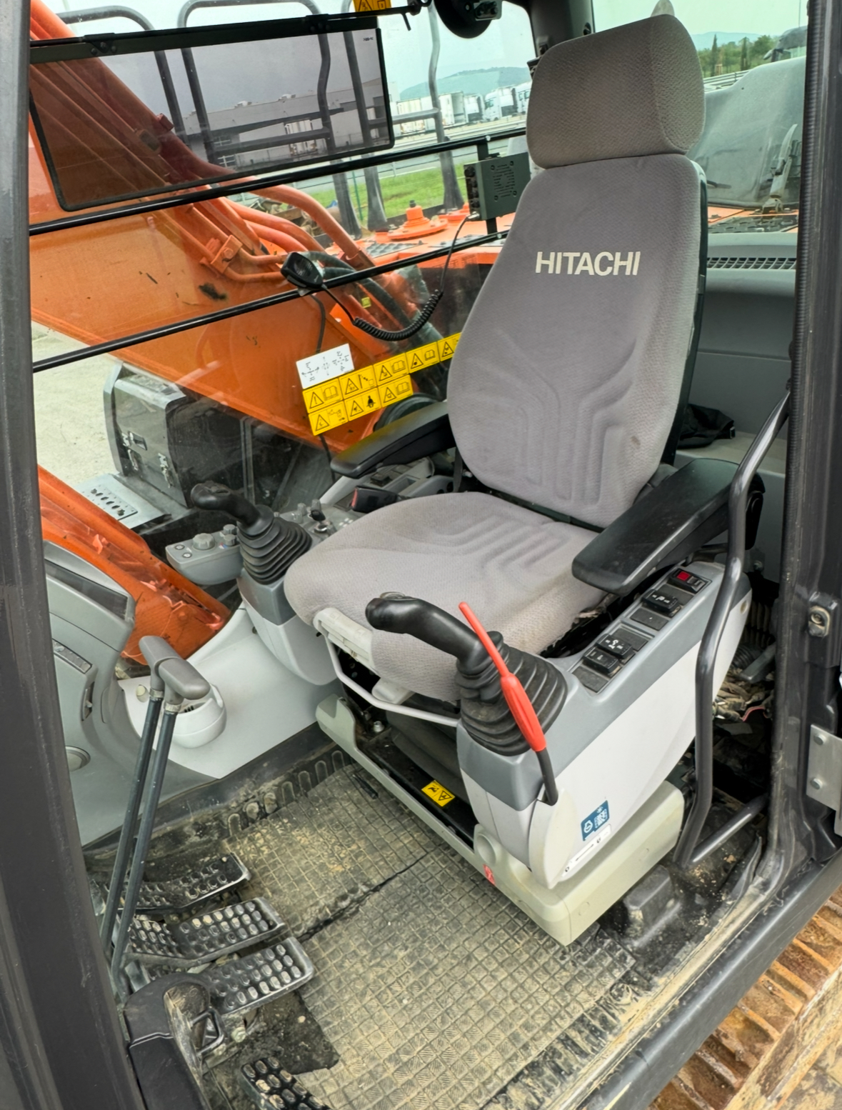 Hitachi ZX210
