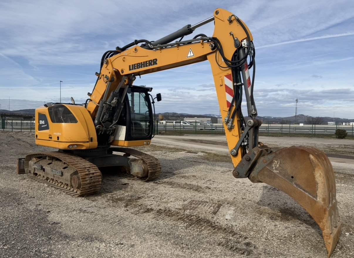 Liebherr R914 Compact